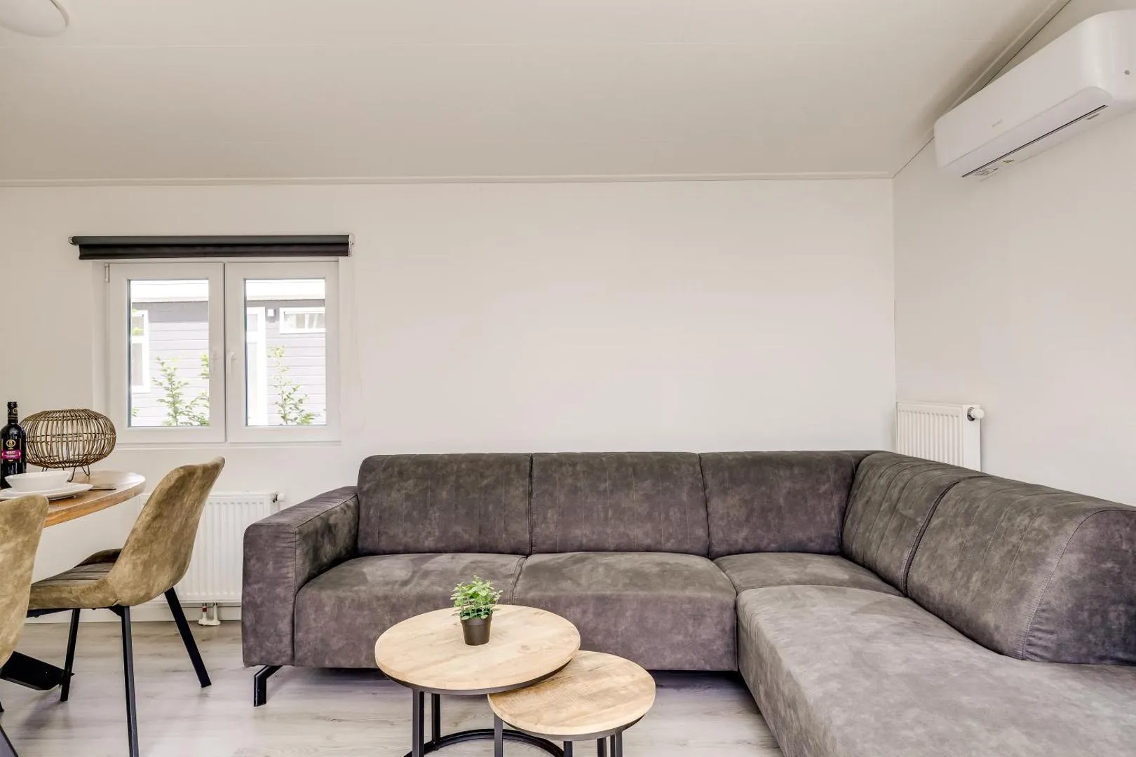 Lessenaar 4 persoons: interieur en omgeving, foto 3